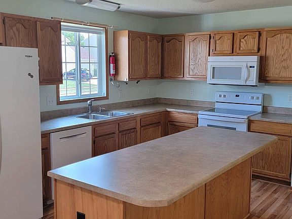 3rd image of 5816 NW 92nd Ct