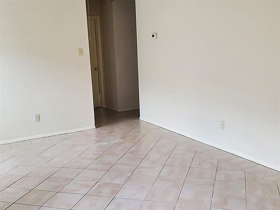 5th image of 3803 Farlan Ln