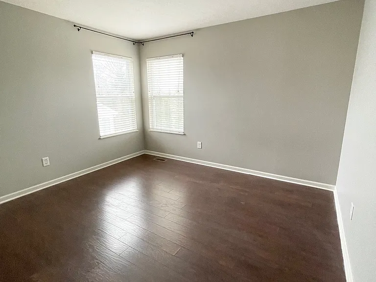 1670 Primrose Ave — Photo 31