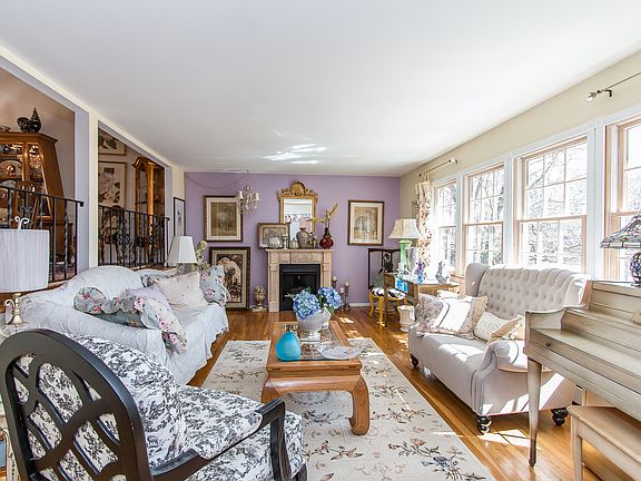 2nd image of 50 Astor Dr