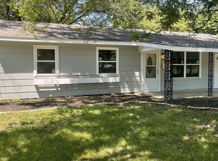 1601 Thornton Dr, Champaign, IL 61821