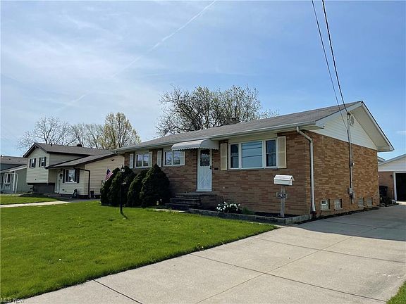 2nd image of 15621 Sylvia Dr