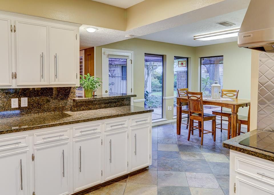 1st image of 15150 Diana Ln