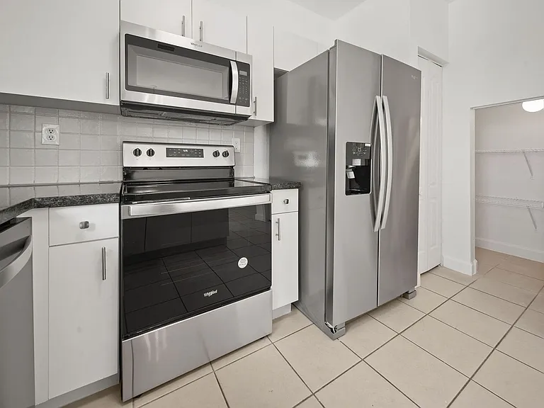 21459 SW 86th Pl — Photo 8