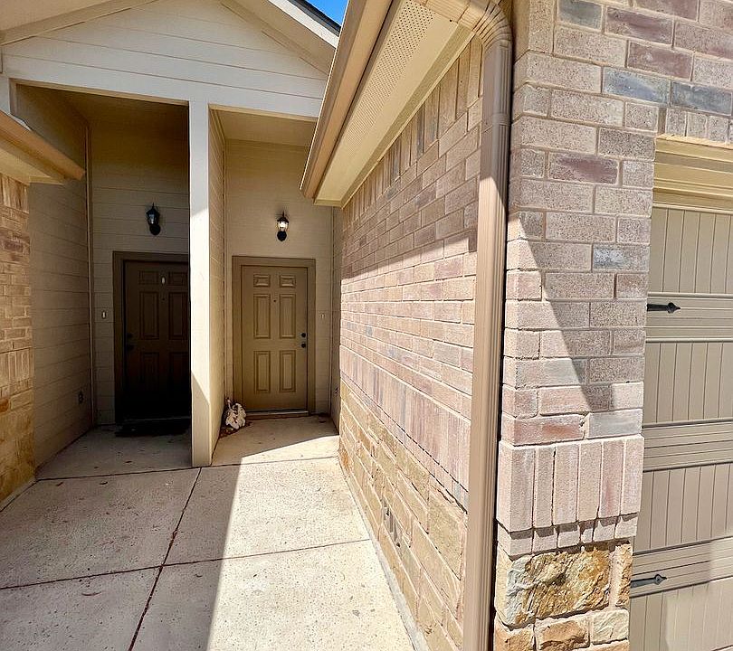 1st image of 346 Emma Dr