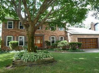 617 Bridle Ct, Libertyville, IL