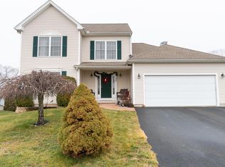39 Hidden Pines Cir, Meriden, CT 06451