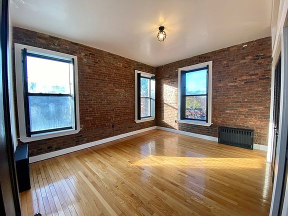 5th image of 474 Halsey St #6