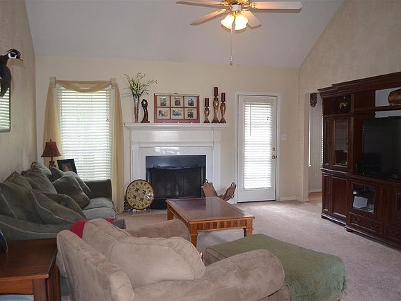 5th image of 136 Cherren Dale Dr