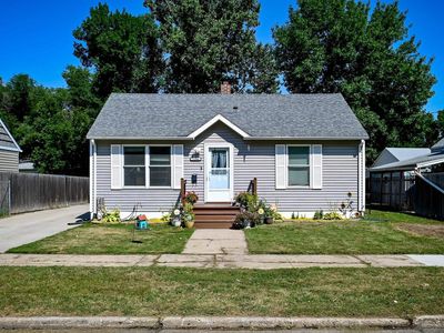 1204 5th Ave NW, Minot, ND, 58703
