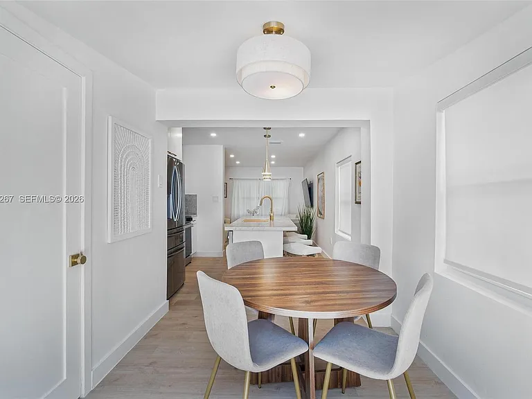 12325 NE 11th Pl — Photo 11