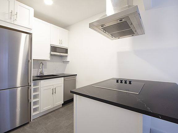 2nd image of 180 7th Ave APT 2E