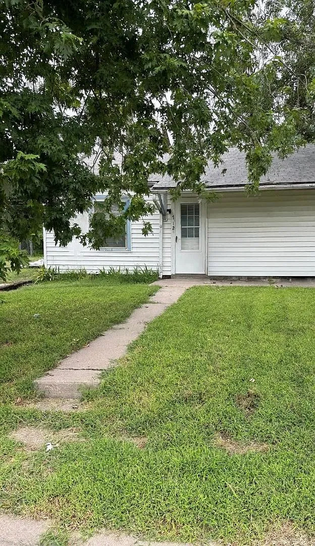 710 Van Buren - 712 — Photo 1