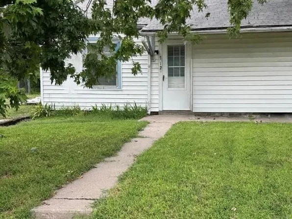 710 N Van Buren St #712, Hutchinson, KS 67501