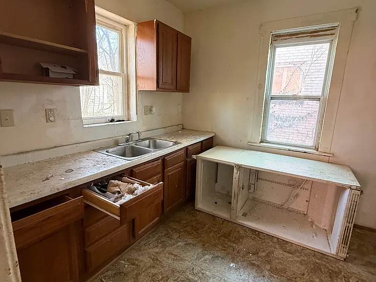 1908 N Union St — Photo 11