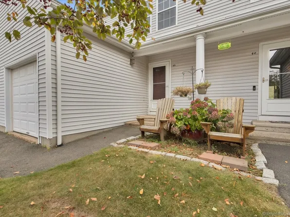 4 Jamie Lane APT 4B, Manchester, CT 06042