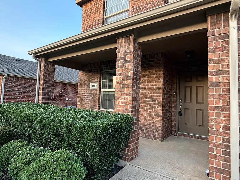 2123 Meadow View Dr — Photo 28