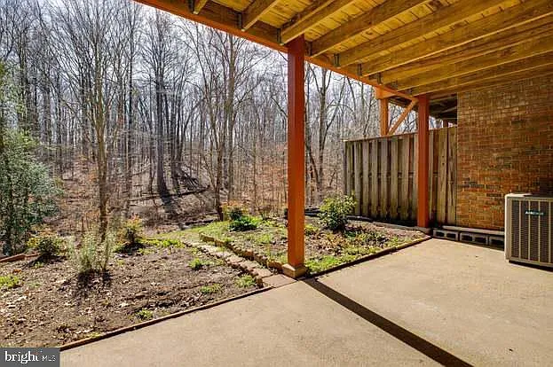 8931 Park Forest Dr — Photo 45
