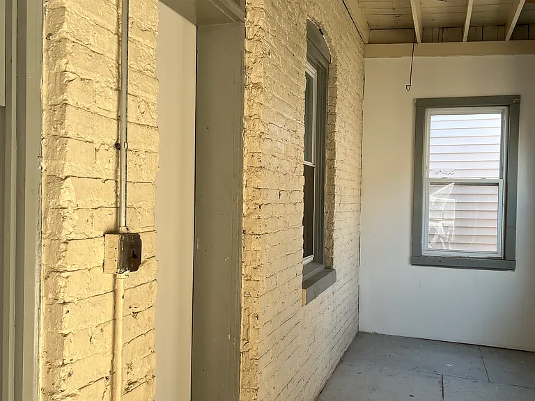 3105 W Diversey Ave #2R — Photo 2