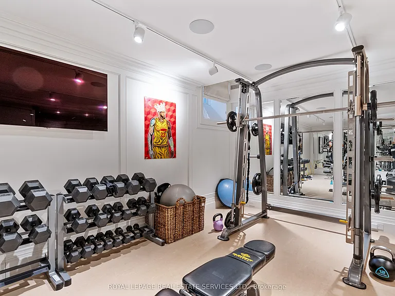 108 Sandringham Dr — Photo 38