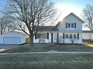 713 S Main St, Delmar, IA 52037