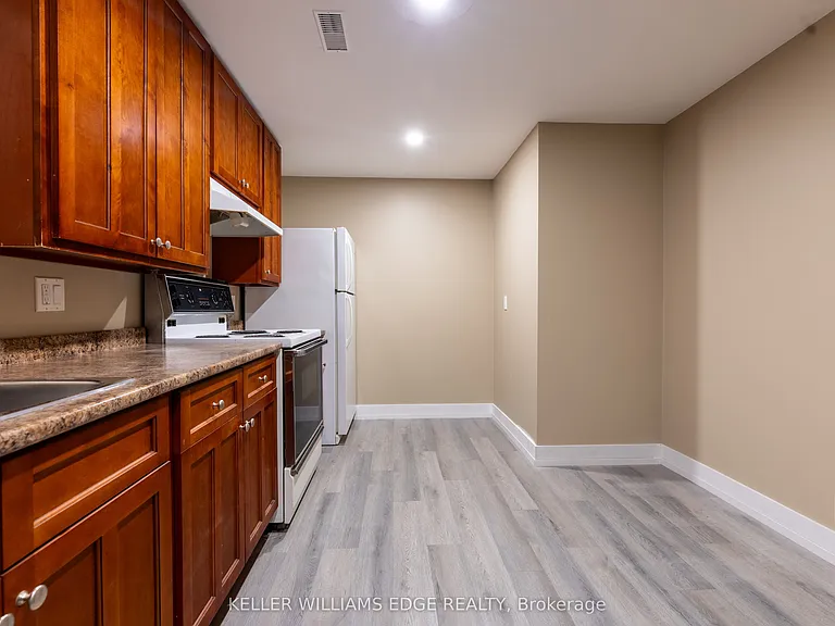 598 Mapledale Ave — Photo 11