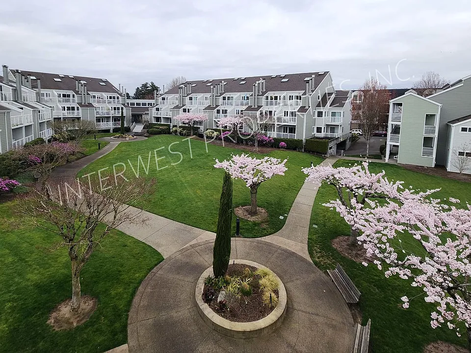 153 N Hayden Bay Dr