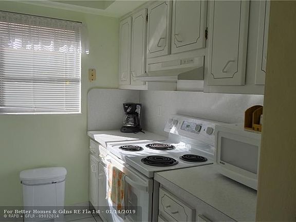 5th image of 3212 SE 8th St APT B7