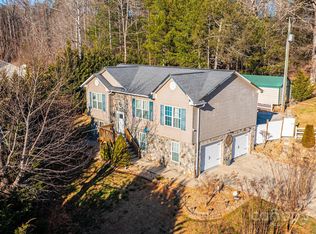 2308 Olde Meadow Dr, Hudson, NC 28638
