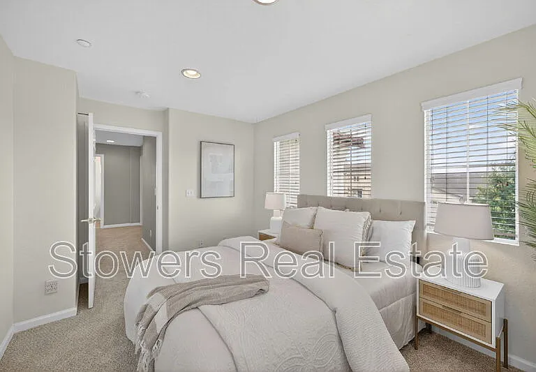 729 Copperfield Ct — Photo 5
