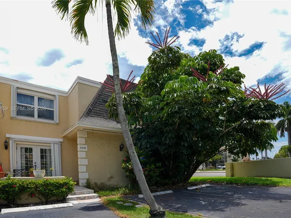 2200 NE 7th St, Hallandale Beach, FL 33009