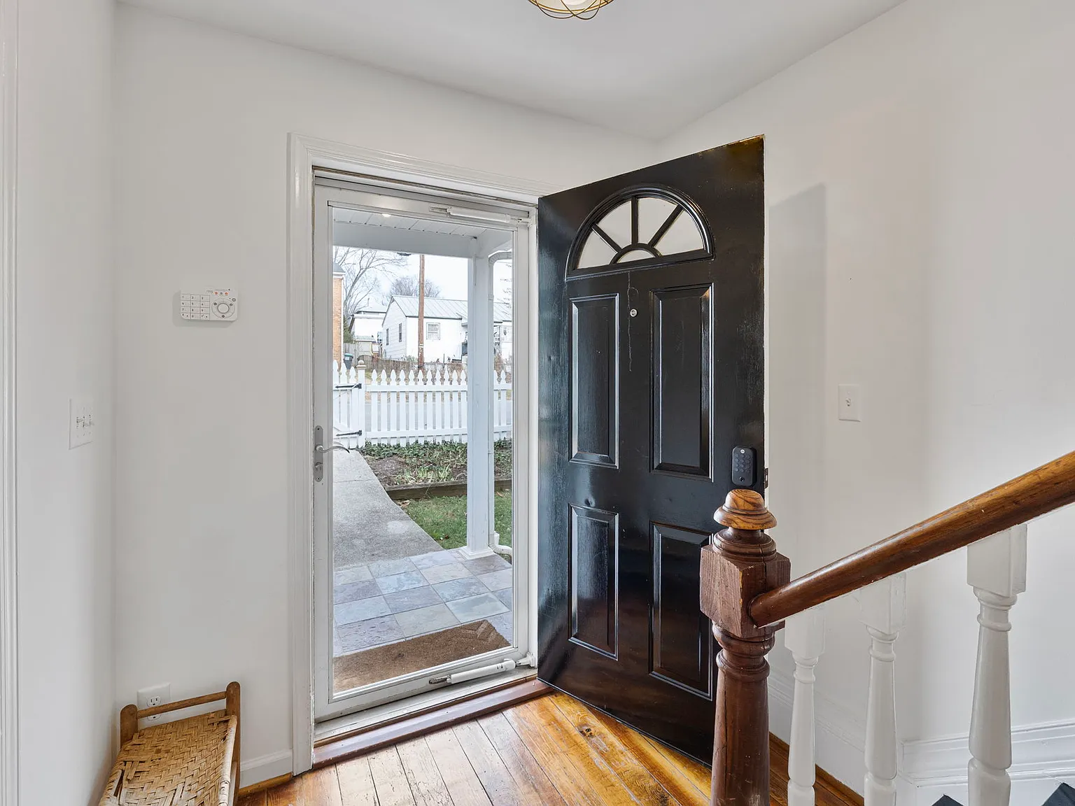 3 bed, 1577 sqft, $3,950 — Photo 2