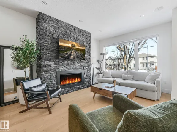 7741 81st Ave NW, Edmonton, AB T6C 0V4