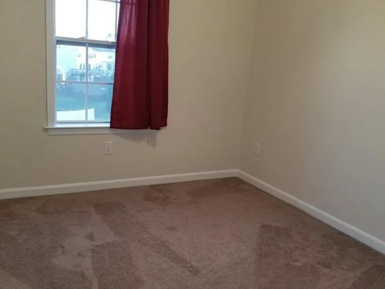 707 Blossom Dr — Photo 4
