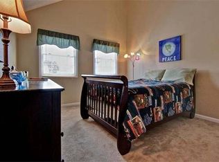 7 Birchwood Ln, Hopkinton, MA 01748