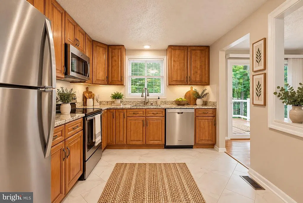 3 bed, 2.5 bath, 1140 sqft, $3,245 — Photo 4