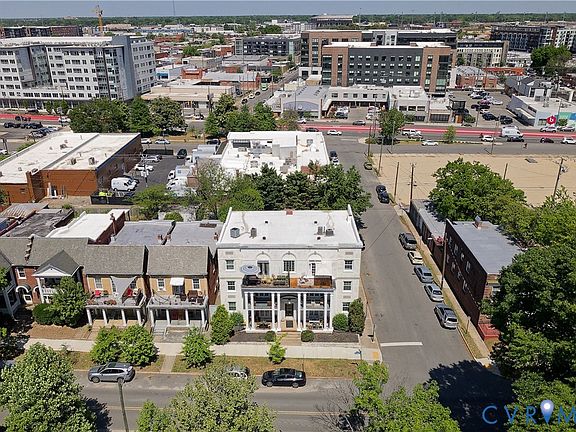 3rd image of 3000 W Grace St #U301