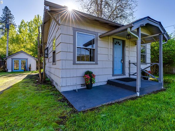 3621 E Amazon Dr, Eugene, OR 97405