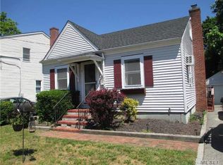 11 Irving Pl, Islip Terrace, NY 11752