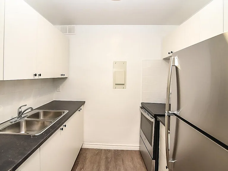 125 Indian Rd — Photo 12