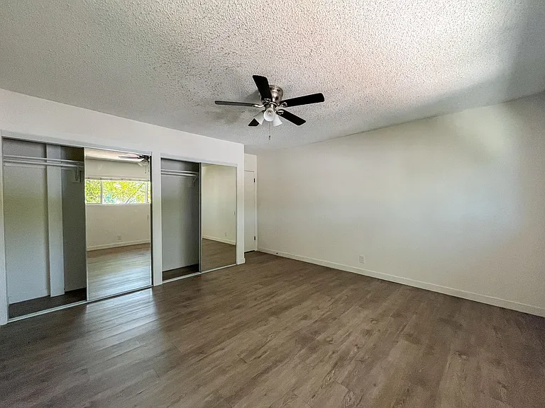 12128 Ramona Ave — Photo 27