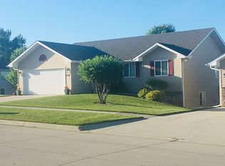 1207 Blue Stem Cir, Norfolk, NE 68701