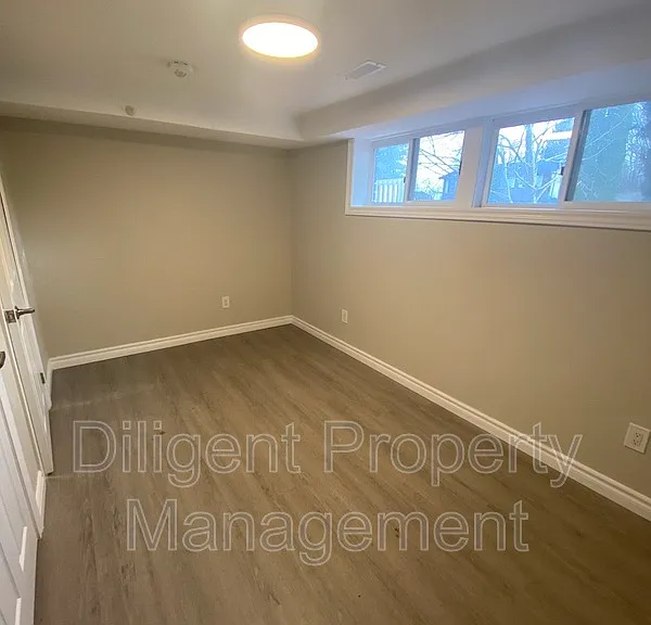 1528 Redwood Dr #LOWER — Photo 5
