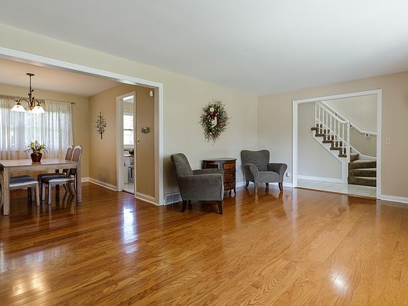 3rd image of 44 Marina Dr