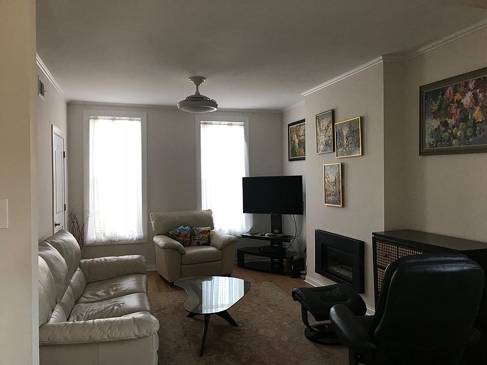 2nd image of 1809 W Huron St #2