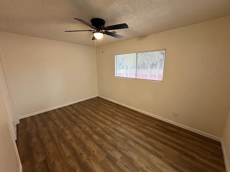 690 W North Way — Photo 5