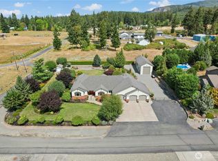 400 Cessna Ct E, Eatonville, WA
