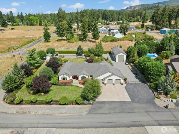 400 Cessna Court E, Eatonville, WA 98328
