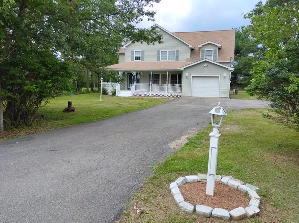 1165 Glade Dr, Long Pond, PA 18334