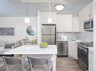 431 N Wells St #317, Chicago, IL 60654